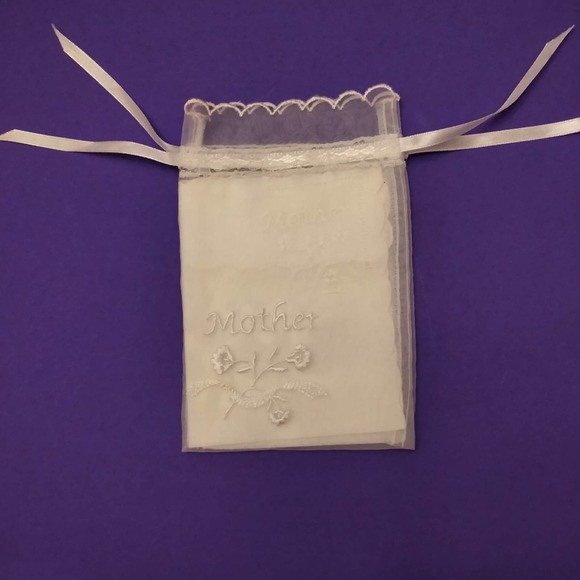 Vintage "Mother"  cotton handkerchief 12x12 inches - Picture 1 of 4